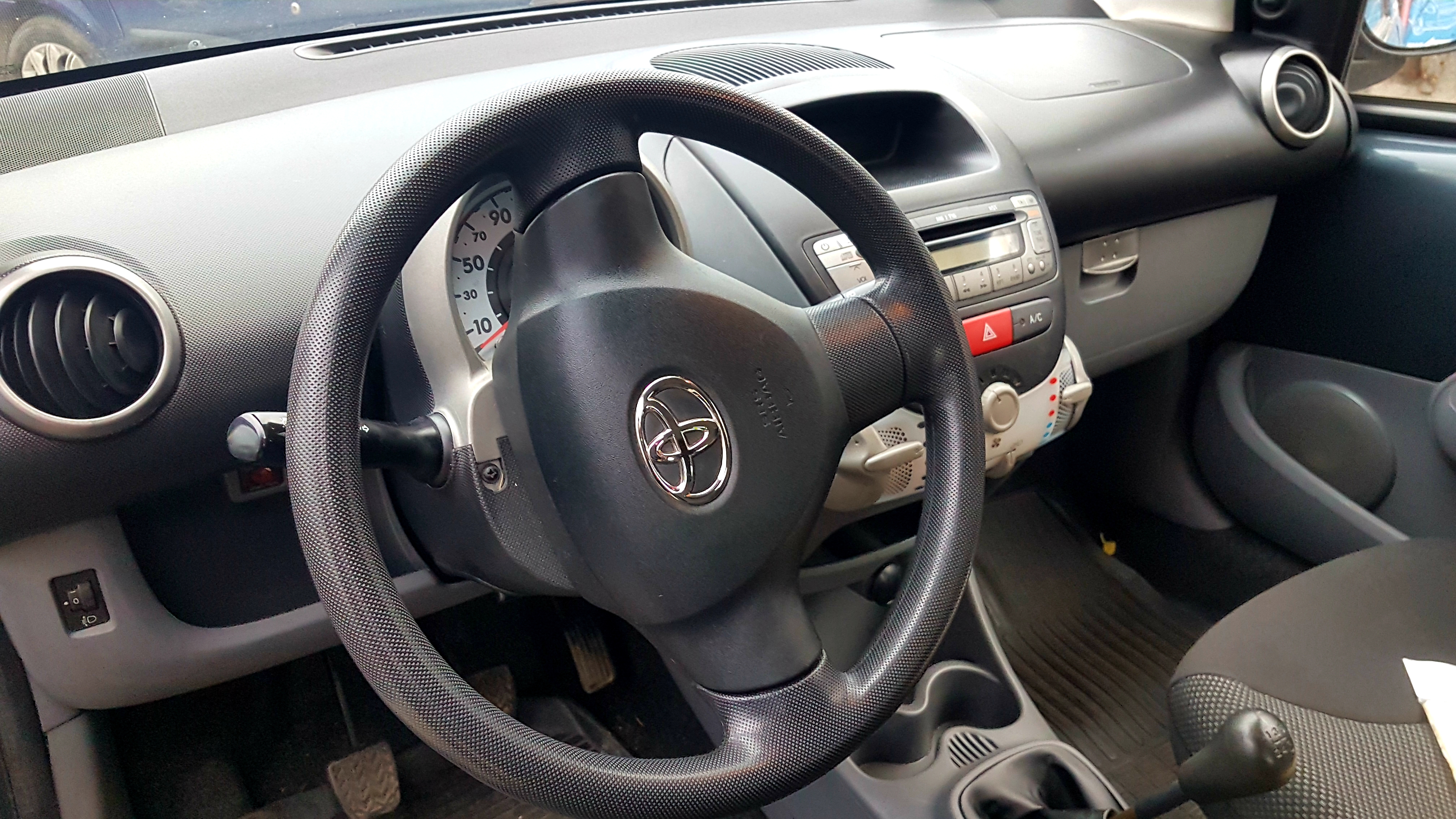 Toyota Aygo bardzo ekonomiczna 1.0 benzyna