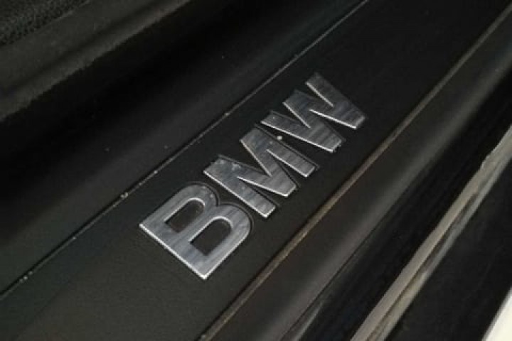 BMW E90 318d bezwypadkowy