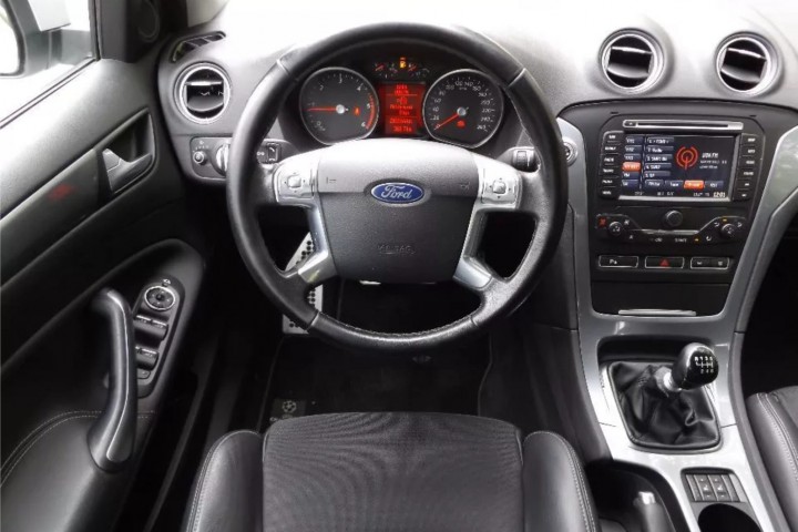 Ford Mondeo Mk4   33 200 PLN 2012  209 664 km  Diesel  Kombi