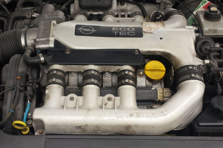 Opel Vectra B 2.6 V6